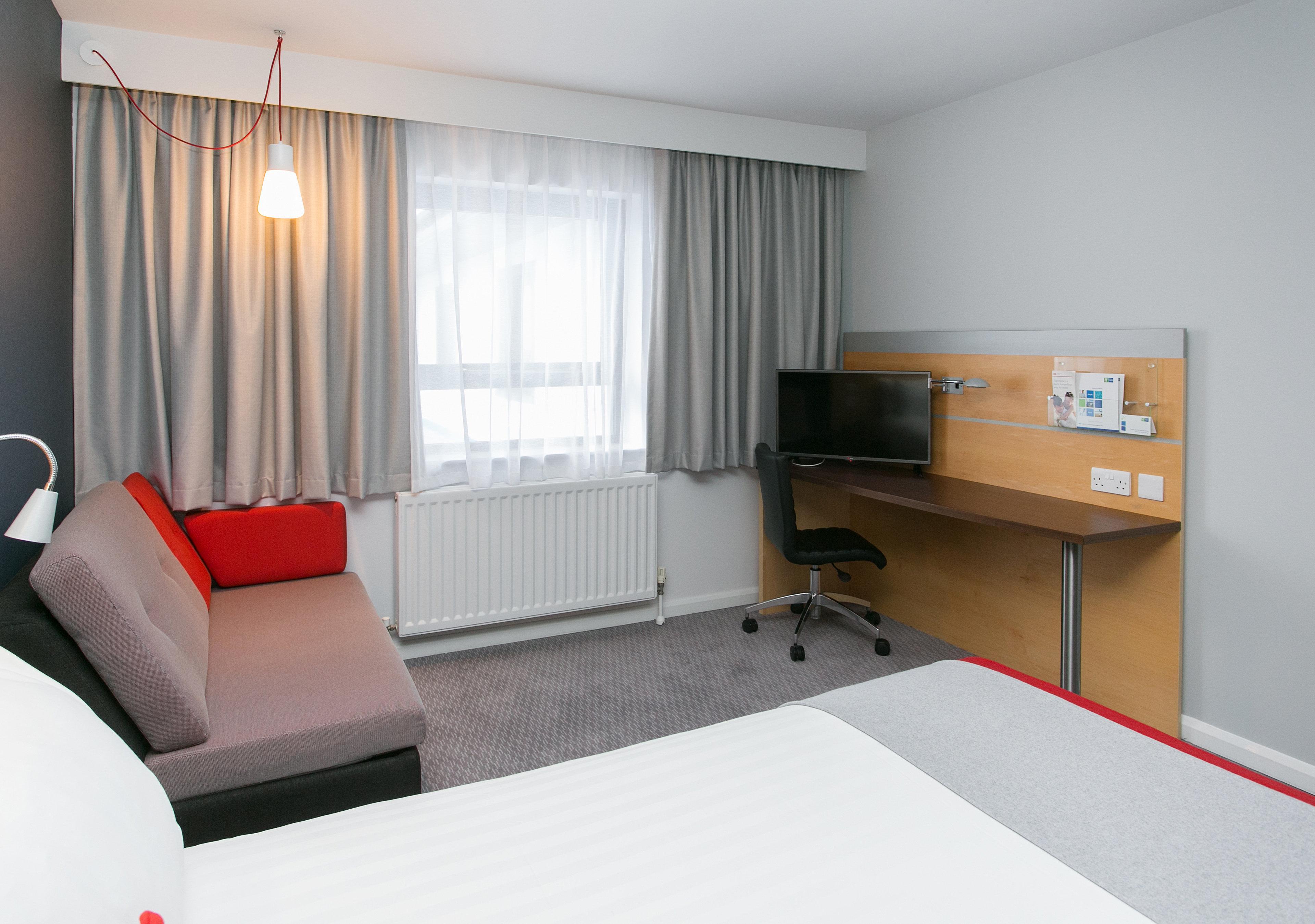 Holiday Inn Express Antrim By Ihg Exteriér fotografie