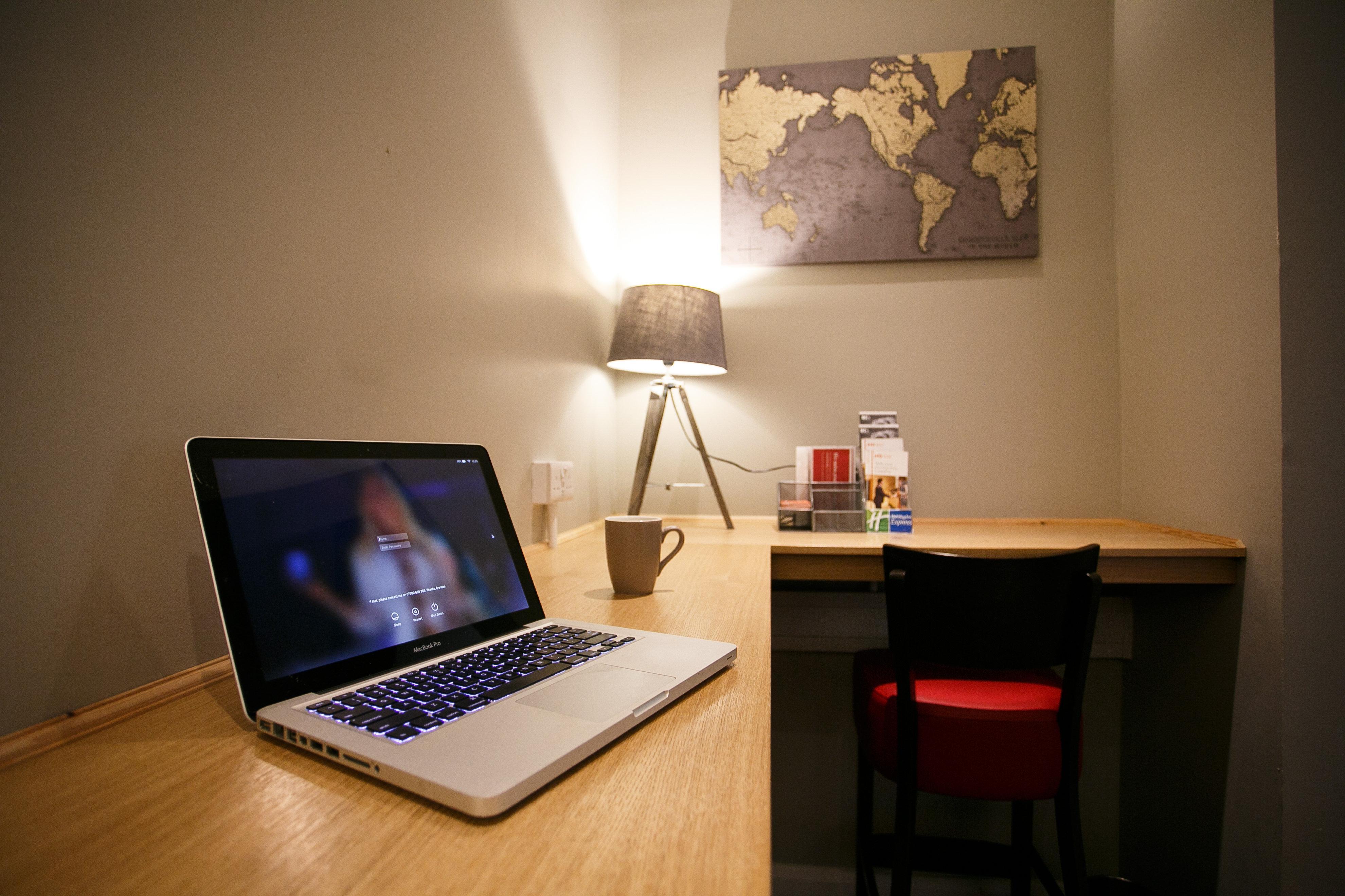 Holiday Inn Express Antrim By Ihg Exteriér fotografie