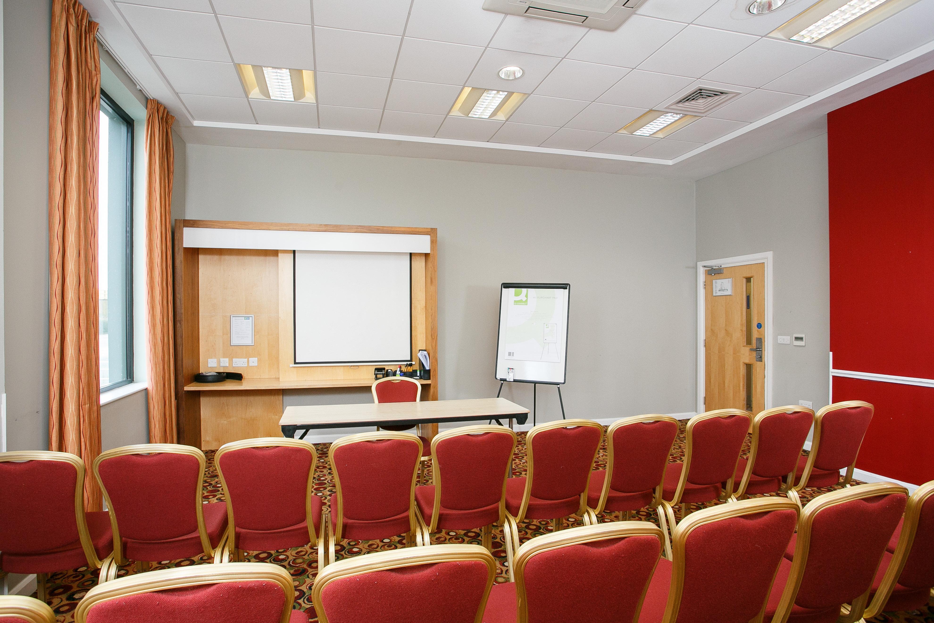 Holiday Inn Express Antrim By Ihg Exteriér fotografie
