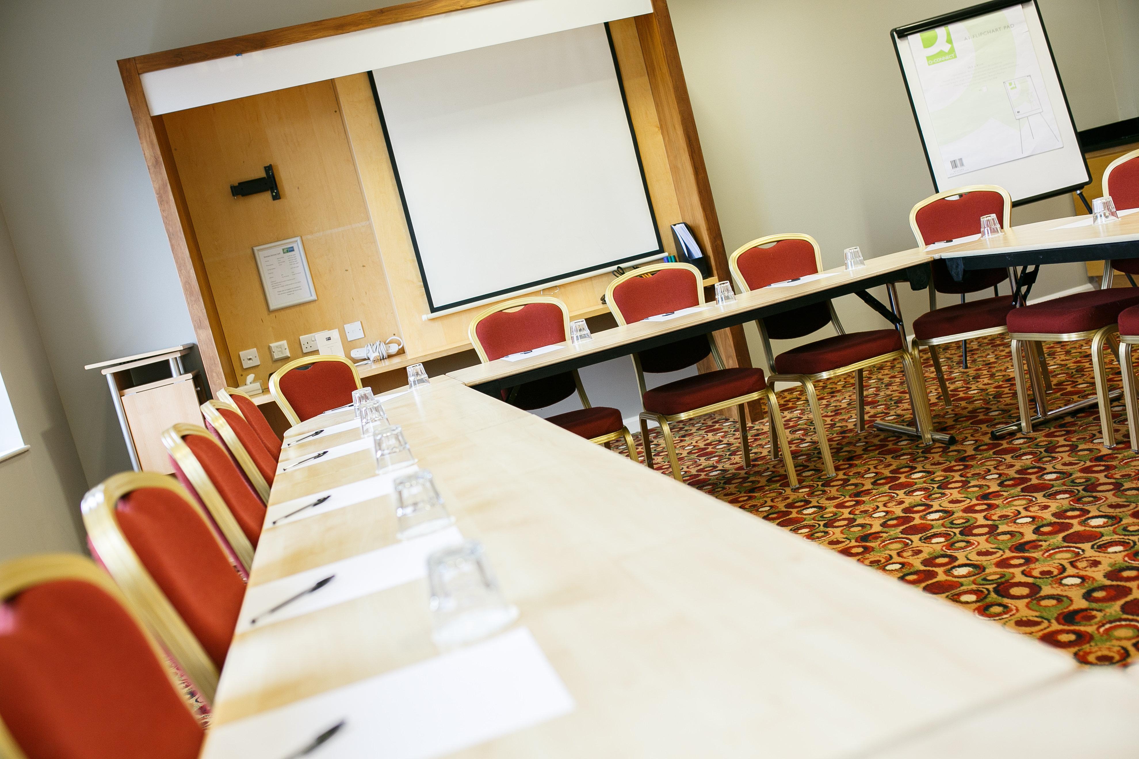Holiday Inn Express Antrim By Ihg Exteriér fotografie