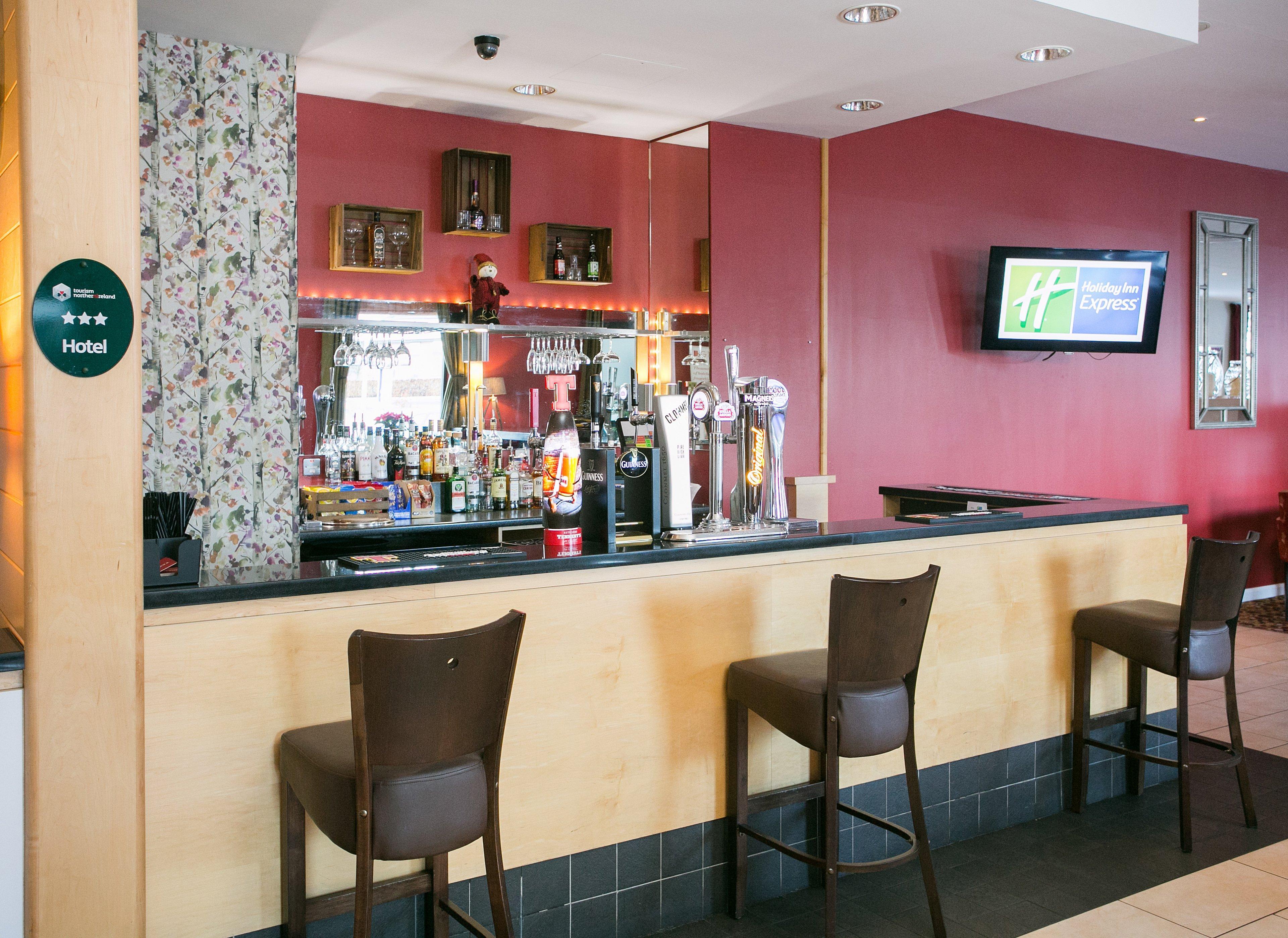 Holiday Inn Express Antrim By Ihg Exteriér fotografie