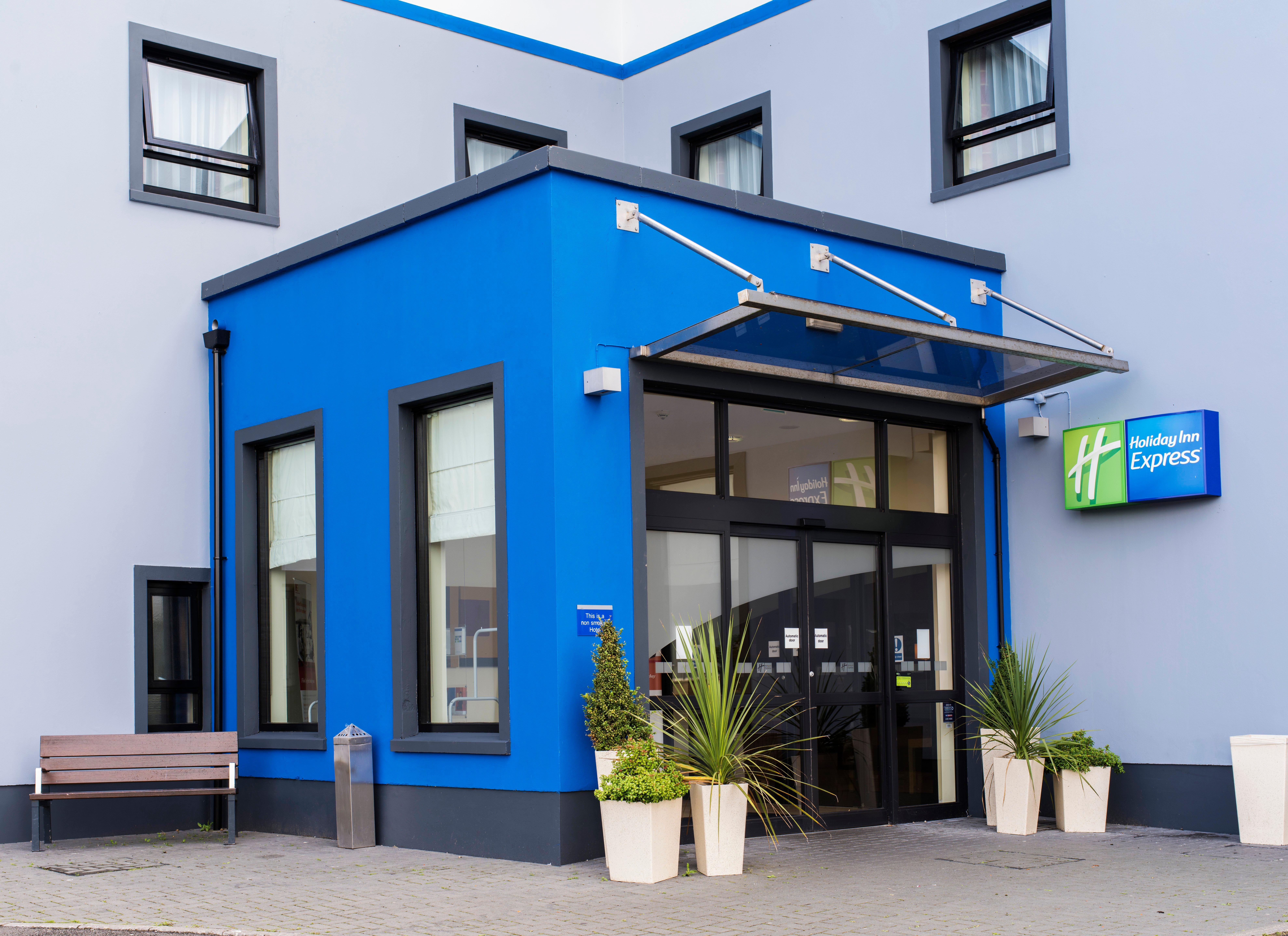 Holiday Inn Express Antrim By Ihg Exteriér fotografie