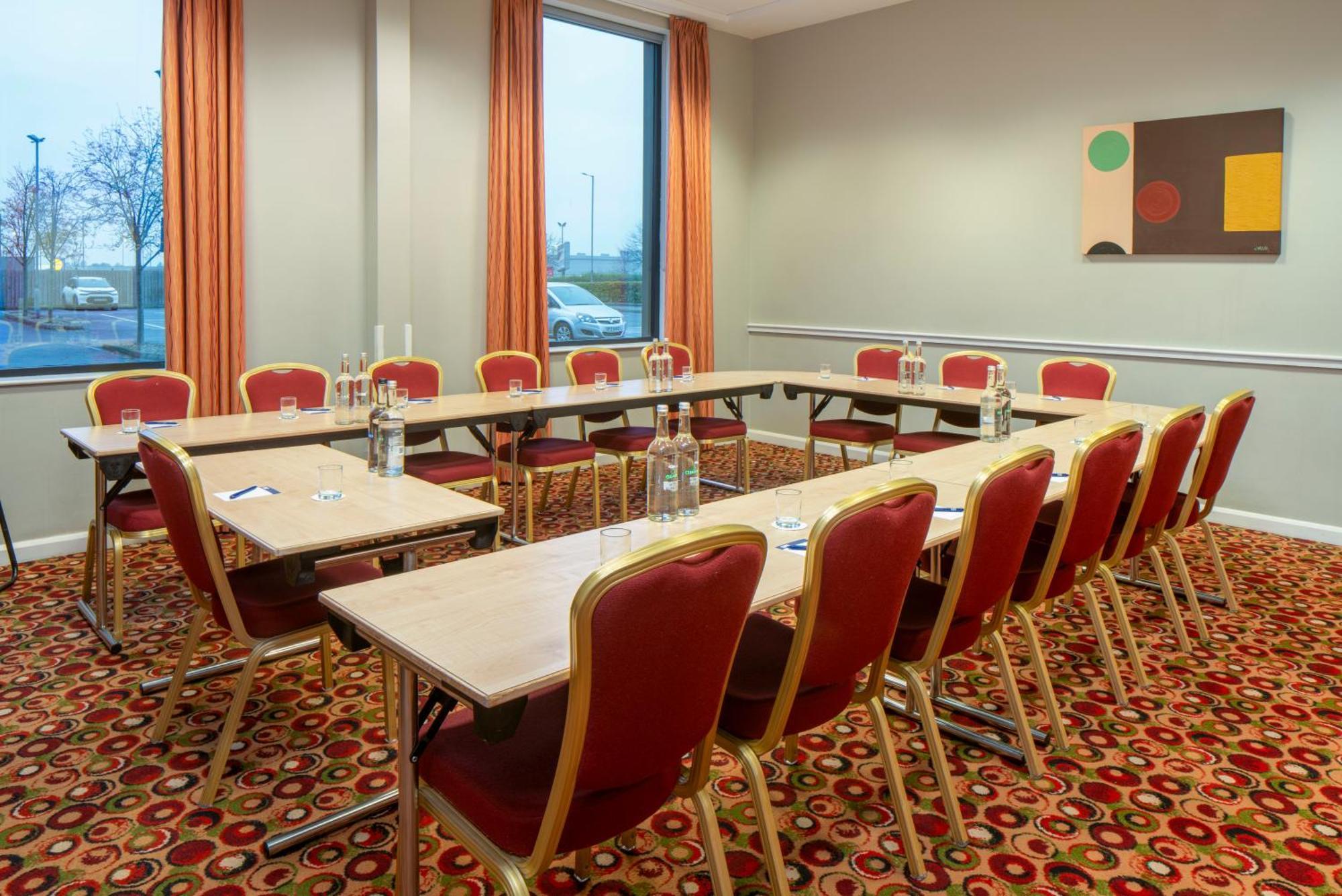 Holiday Inn Express Antrim By Ihg Exteriér fotografie