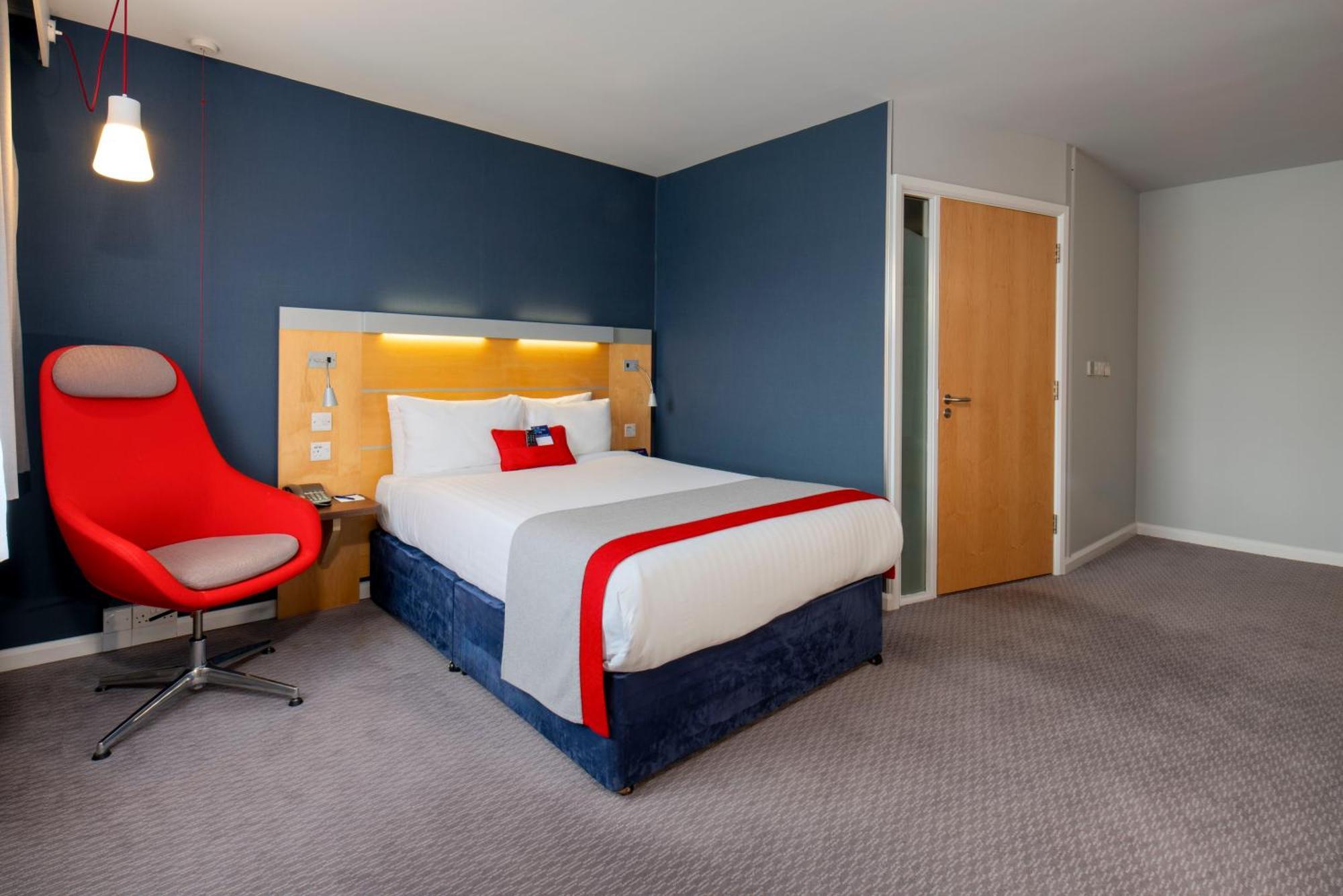 Holiday Inn Express Antrim By Ihg Exteriér fotografie