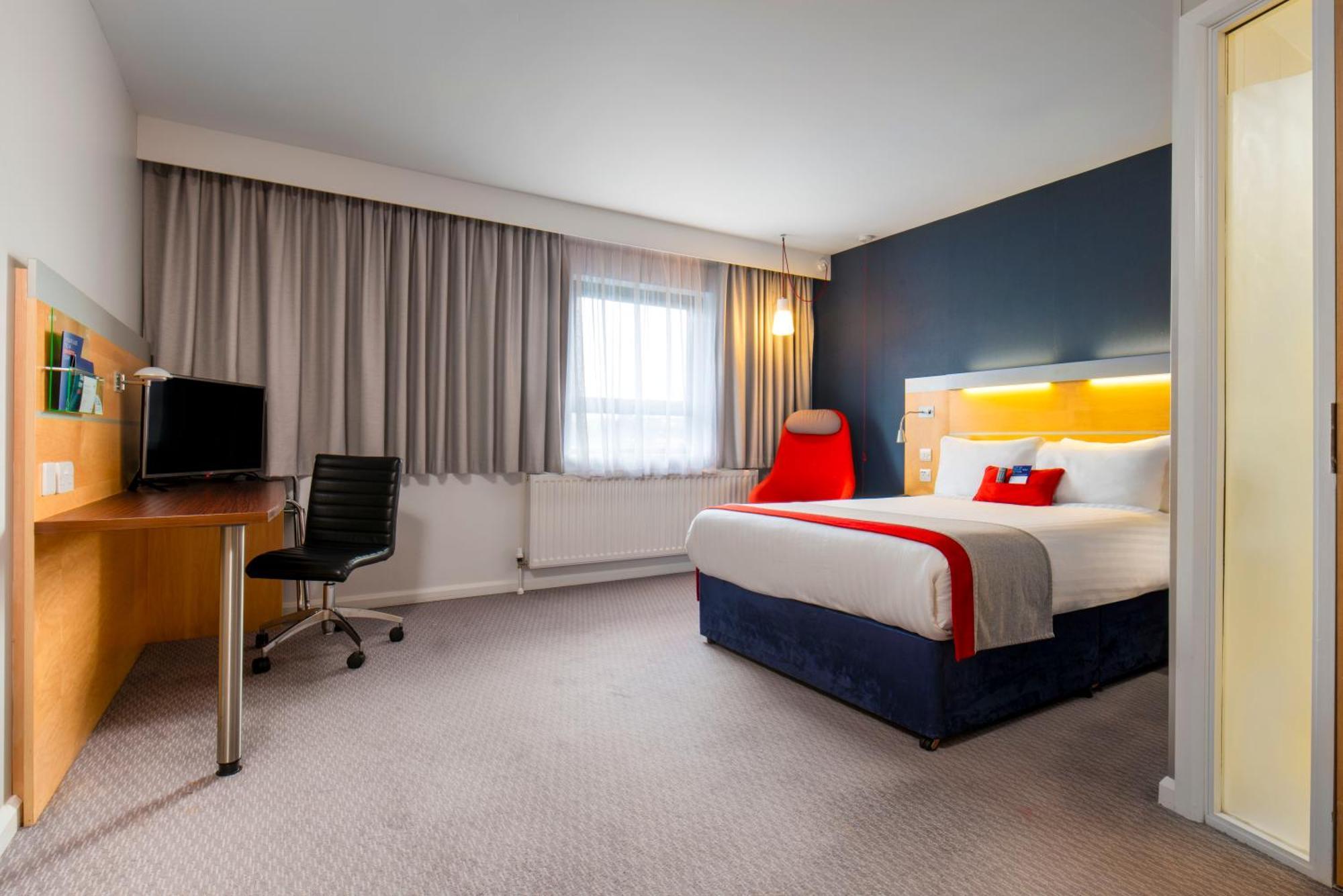 Holiday Inn Express Antrim By Ihg Exteriér fotografie