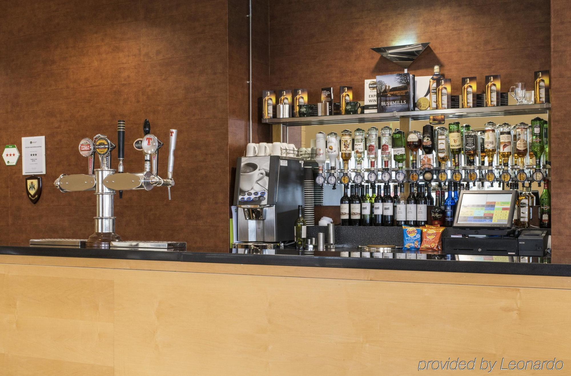 Holiday Inn Express Antrim By Ihg Exteriér fotografie