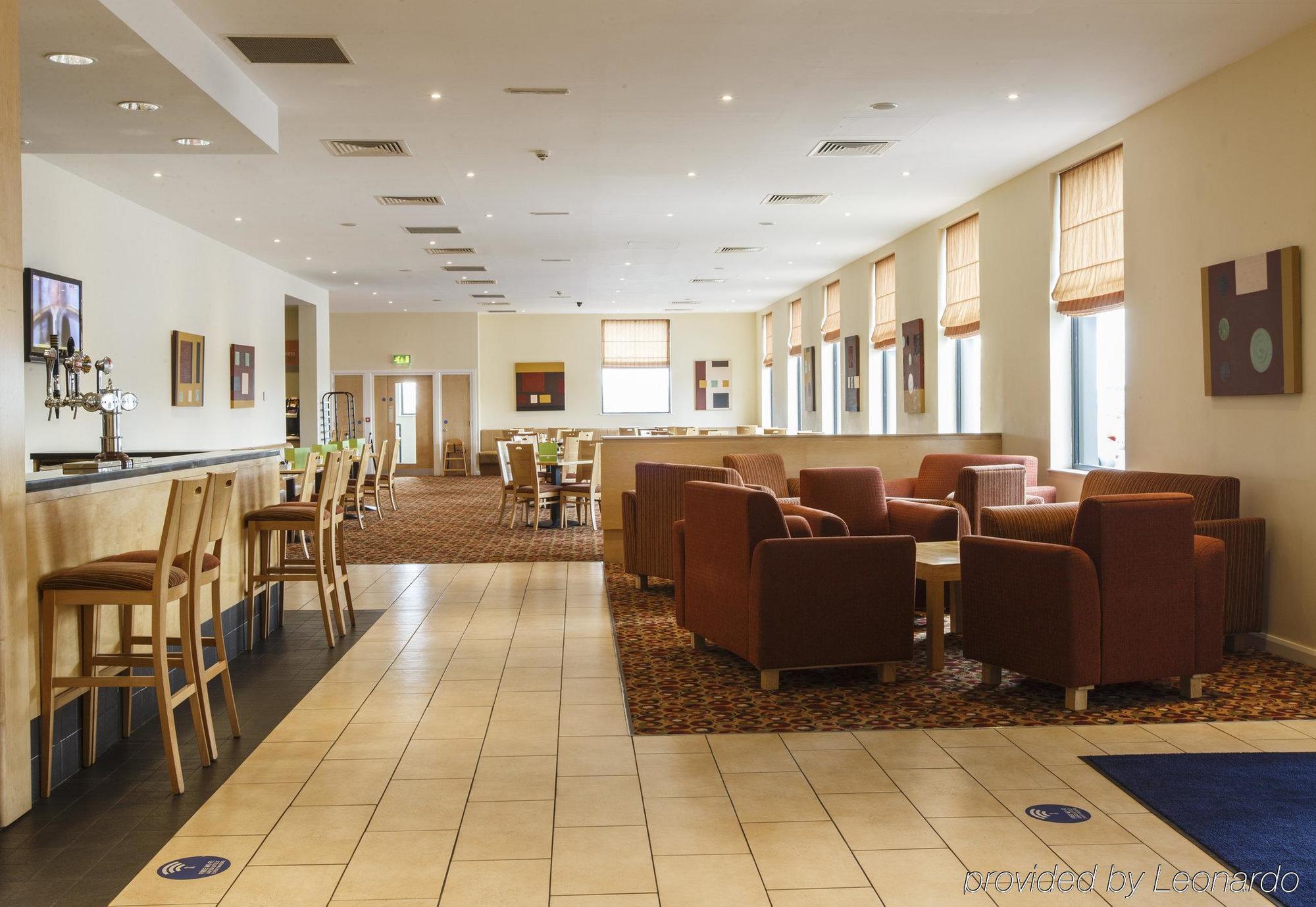 Holiday Inn Express Antrim By Ihg Exteriér fotografie