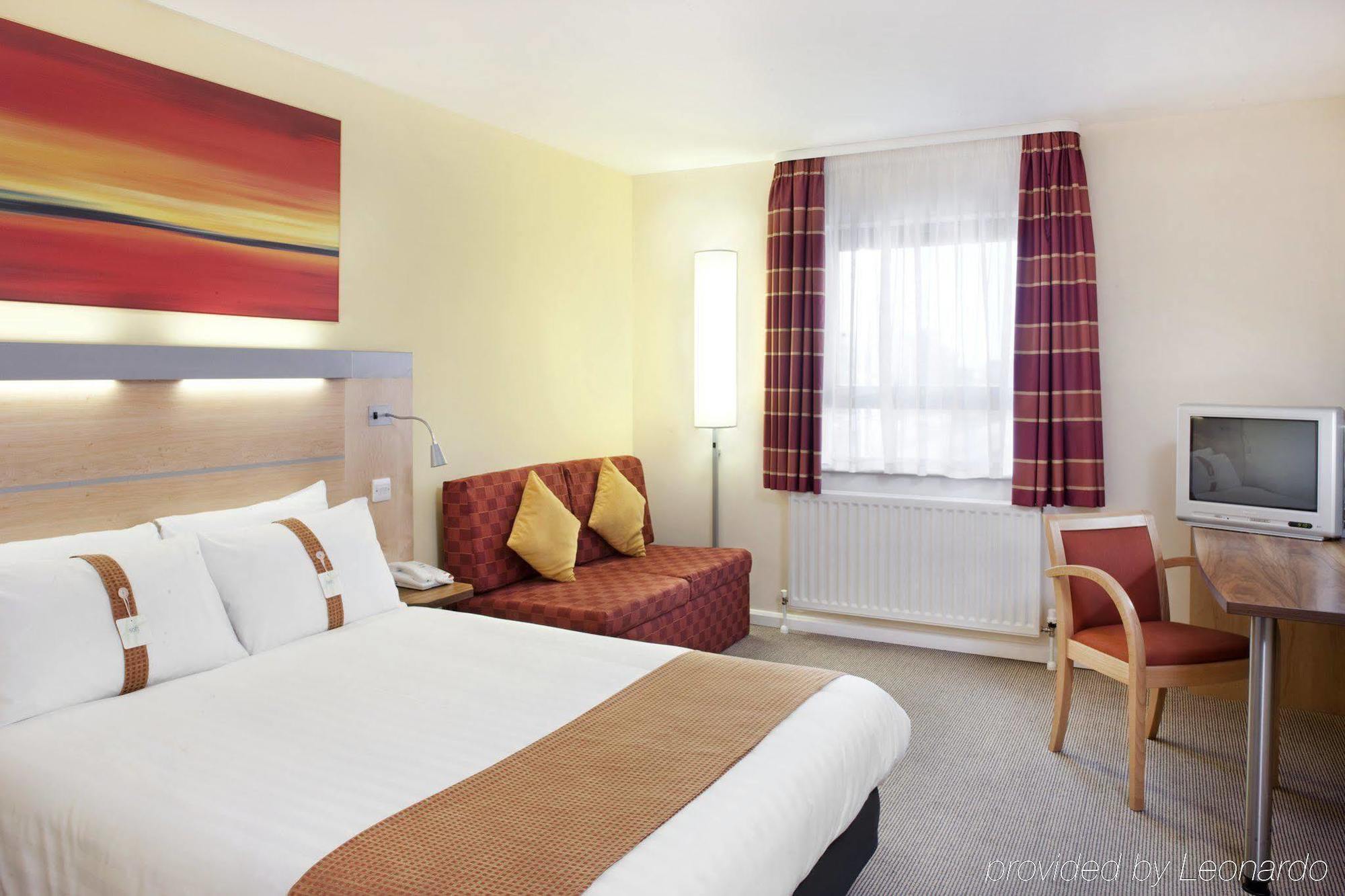 Holiday Inn Express Antrim By Ihg Pokoj fotografie