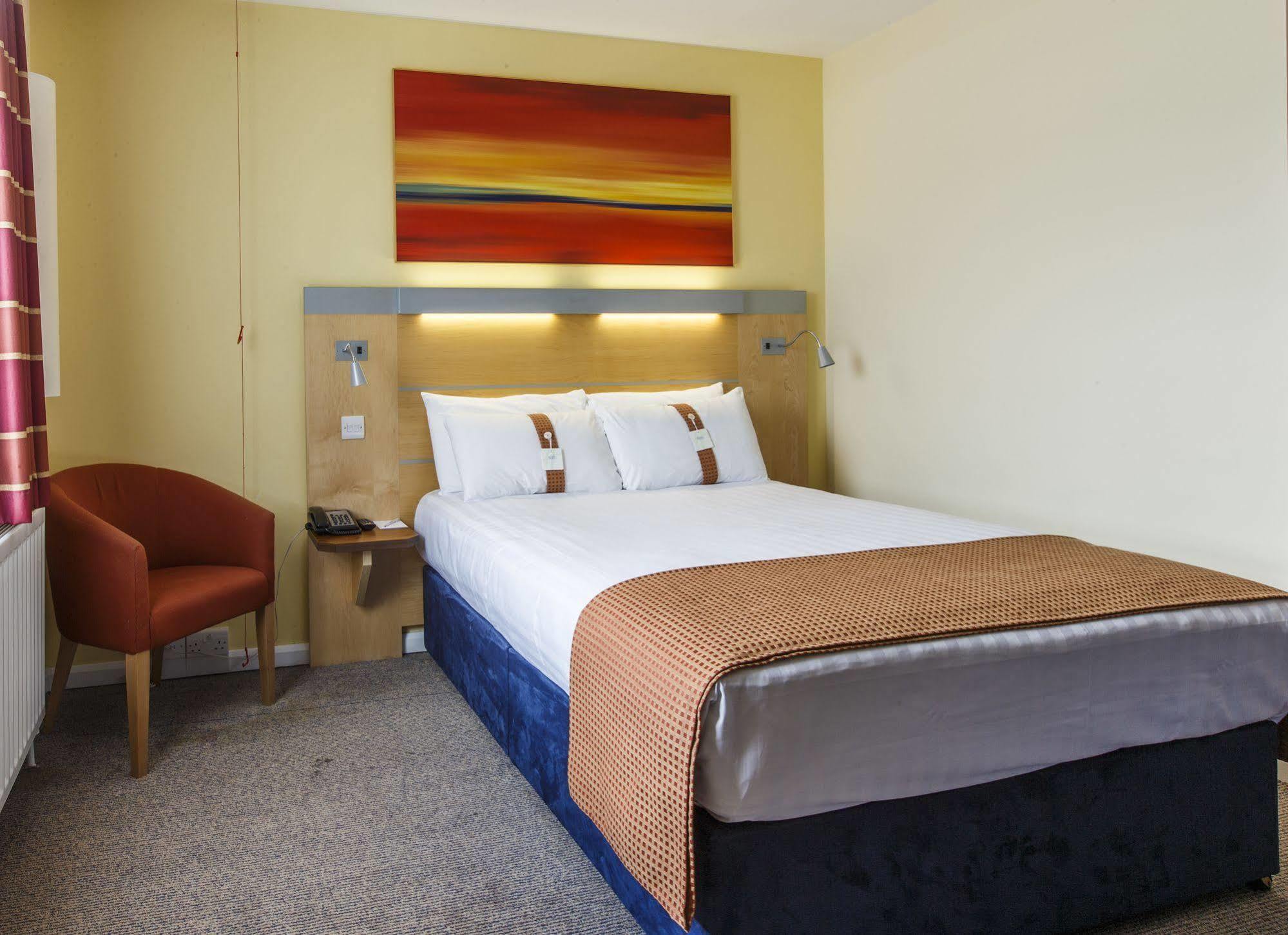 Holiday Inn Express Antrim By Ihg Exteriér fotografie