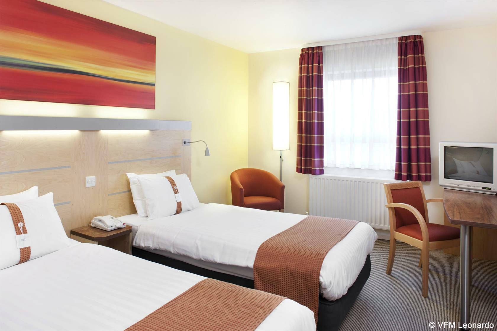Holiday Inn Express Antrim By Ihg Exteriér fotografie