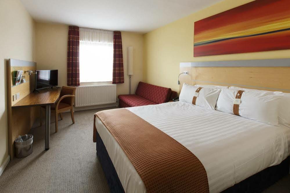 Holiday Inn Express Antrim By Ihg Exteriér fotografie